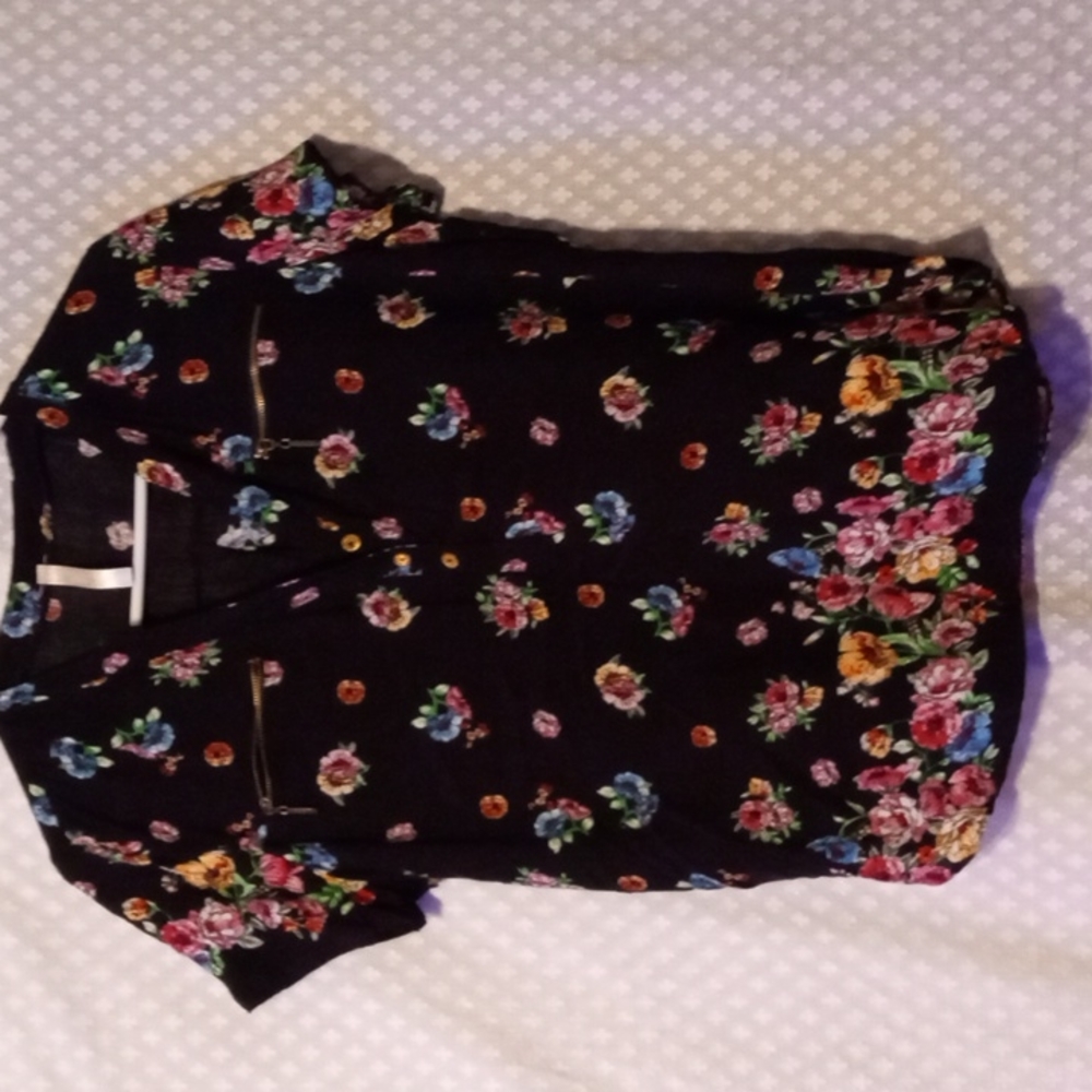 FLORAL TOP BY SIX SEVEN